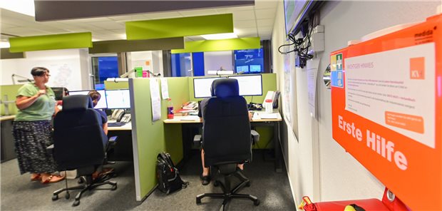 Mit der Arbeit in Praxis und Ärztlichem Bereitschaftsdienst sehen Hausärzteverband und KV in Hessen ihre Mitglieder hinreichend ausgelastet. Zusätzliche Arbeit in „Integrierten Notfallzentren“ lehnen sie ab.