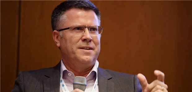 Mit der Geschäftsentwicklung zufrieden, mit den politischen Rahmenbedingungen für forschende Hersteller derzeit nicht: Roche-Deutschland-Chef Professor Hagen Pfundner.