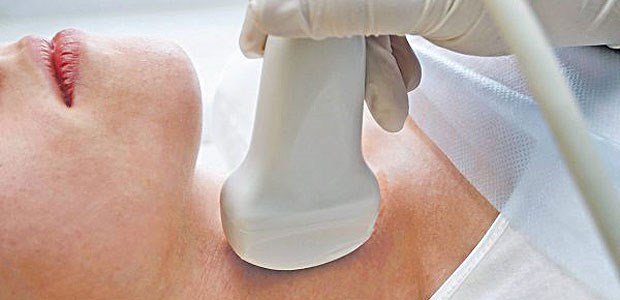 Frauen können Risiko mit Kalzium senken Mit der Sonografie lassen sich Epithelkörperchenadenome der Nebenschilddrüse entdecken.