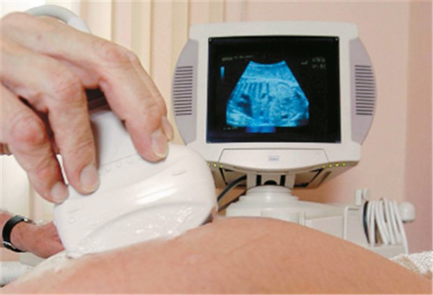 Der Mutterleib als OP - so ist bei Spina bifida ein Hydrocephalus häufig vermeidbar Mit der Ultraschalluntersuchung lassen sich Fehlbildungen beim Ungeborenen frühzeitig feststellen.