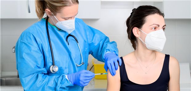 Mit der neuen Impfverordnung fallen die Hürden der Priorisierung – auch Jugendliche ohne Vorerkrankungen dürfen dann geimpft werden.