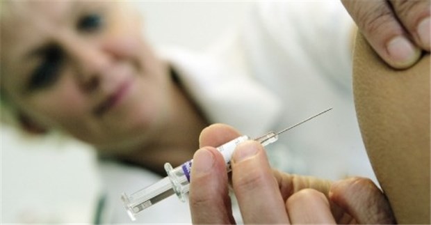 Mit einem kleinen Pieks kommt der Grippeschutz.