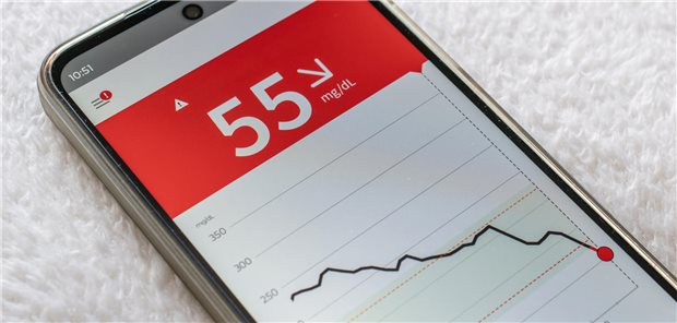 Seltene Ursache rezidivierender Hypoglykämien Echzeitdarstellung der Blutzuckermessung auf einem Smartphone