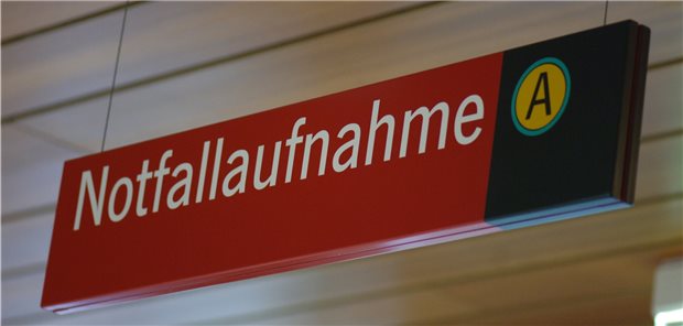 Mit neuer Diagnose innerhalb von 24 Stunden erneut in der Notaufnahme gelandet? Dann kennt das Sozialrecht keine Gnade: Beide Fälle werden dann zusammengeführt.