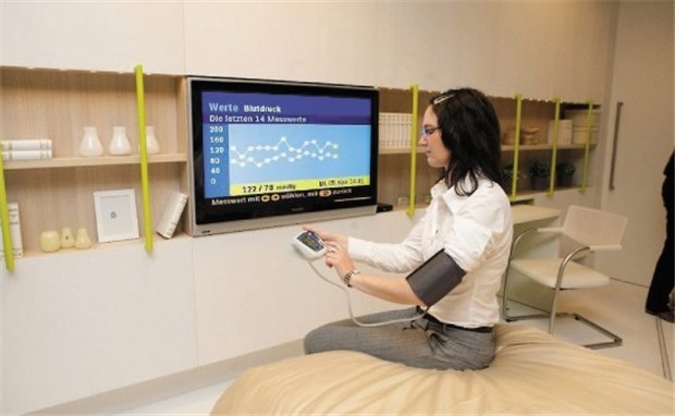 Günstige Versorgung im Alter - wie wär's mit einem "Krankenhaus zu Hause"? Mit solchen Systemen im Haus - im Bild das Telemonitoring-System Motiva von T-Systems - könnten ältere Menschen zu Hause betreut werden.