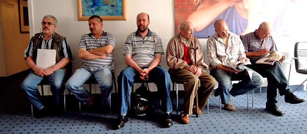 Warteschleife für Kassenpatienten Mit viel Glück nicht mehr als zwei Stunden Wartezeit - das drohte eine Urologen-Praxis im Rheinland ihren Kassenpatienten an.