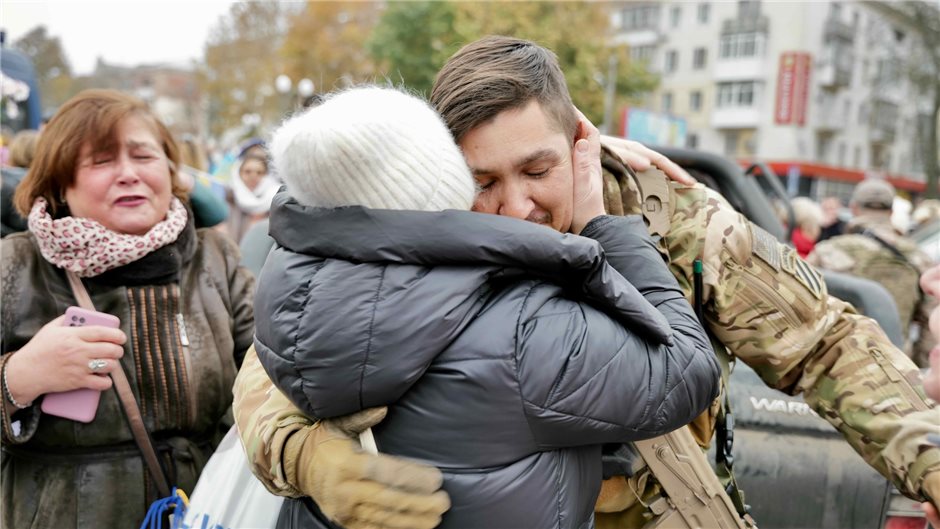 Mitte November 2022 befreiten ukrainische Soldaten Cherson von russischer Besatz...