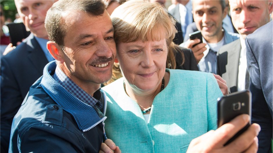 Mittlerweile als "Krisenkanzlerin" bekannt, gab Angela Merkel mit ihrem heute be...