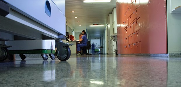 Kliniken im Umbruch Moderner Flur: Manche Kliniken hinken aber hinterher.