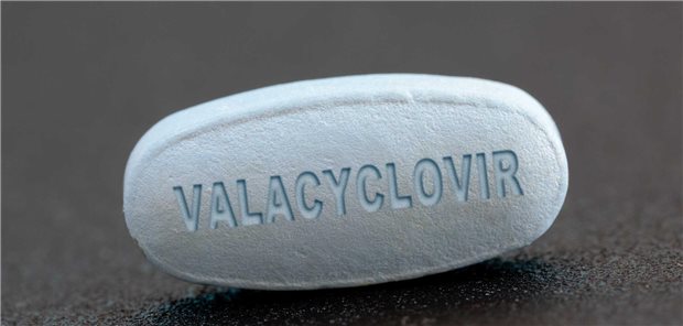 Valaciclovir ein antivirales Medikament zur Behandlung von Herpesinfektionen.