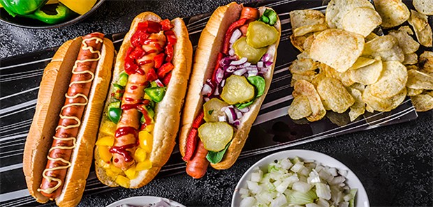 Warum 1918 der Frankfurter zum Hotdog wurden Momentan äußerst beliebt: Hot Dogs gibt es in immer mehr Varianten. Dabei hieß das Würstchen im Brötchen plus Toppings ursprünglich ganz anders.