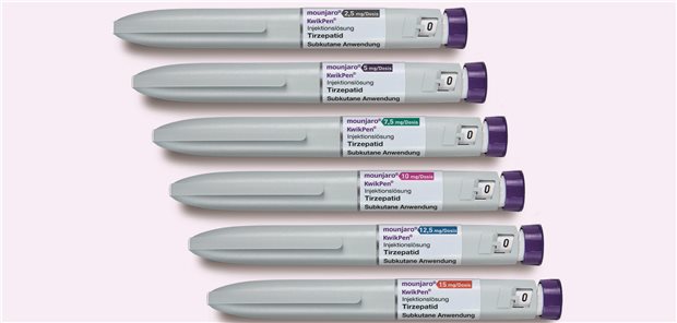 Fertig-Pens in Reihe liegend