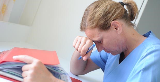 Und was kommt dann? Müde nach dem Dienst: Kritische Reizüberflutung im Job.