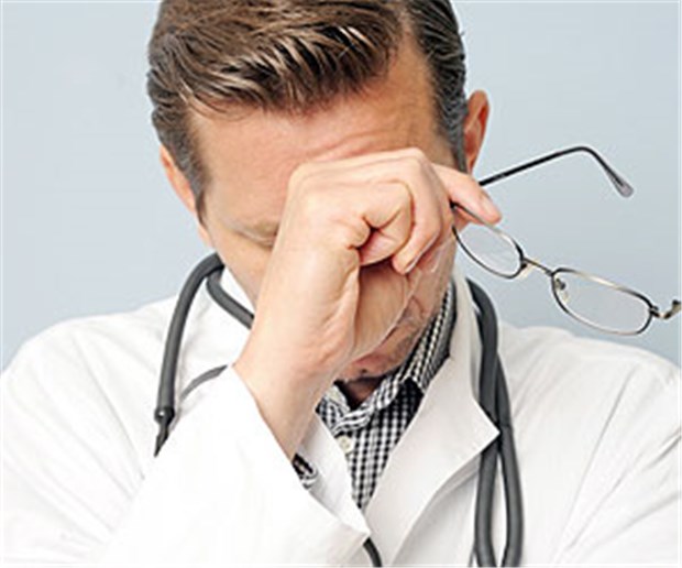 Arbeitszeiten machen Klinikärzten zu schaffen Müde und erschöpfte Klinikärzte - in Deutschland keine Seltenheit.