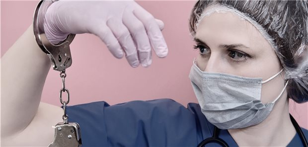 Müssen Ärzte bei Entscheidungen in der Triage das rechtliche Risiko weiterhin fürchten? (Symboldbild)