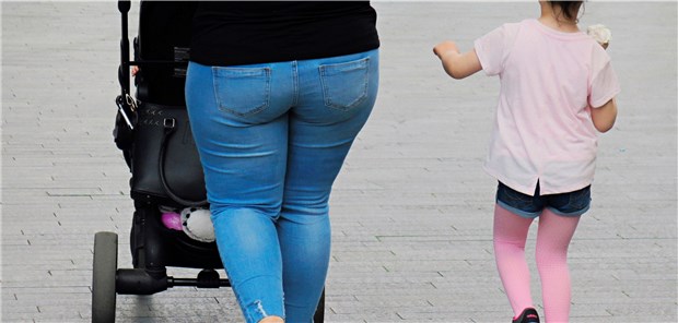 Mütter mit Adipositas haben erhöhte Diabetes-Risiken: Bestand das Übergewicht schon vor der Schwangerschaft und kam ein Gestationsdiabetes hinzu, ist Nachsorge besonders wichtig.
