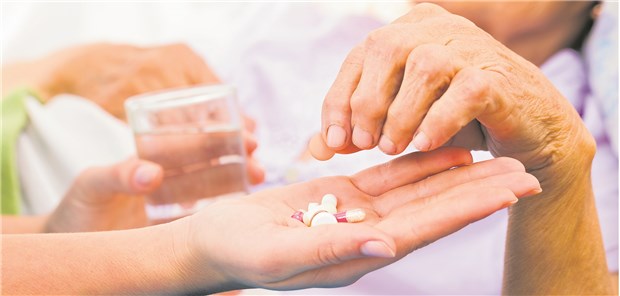Multimedikation beeinflusst die Pharmakokinetik von Antibiotika.