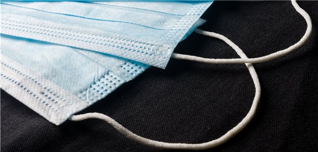 Mund-Nasen-Schutz: Das Risiko. dass Patienten in der Praxis eine Tröpfcheninfektion auf andere übertragen, lässt sich so verringern.