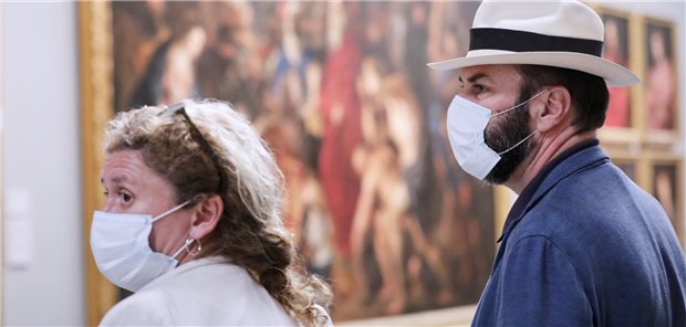 WHO befürwortet nun auch das Tragen von Gesichtsmasken Museumsbesucher im wieder eröffneten Prado in Madrid: Auch hier ist das Tragen von Masken selbstverständlich.