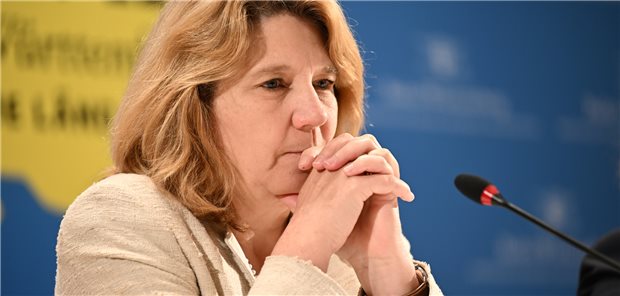 Streit über Schleswig-Holsteins Haltung bei Krankenhausreform Musste im Landtag harsche Kritik einstecken: Gesundheitsministerin Kerstin von der Decken (CDU). (Archivfoto)