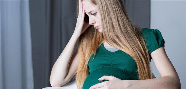 Immer weniger Mütter im Teenageralter Mutter werden in ganz jungen Jahren bringt häufig viele Probleme mit sich. Aufklärungskampagnen scheinen zu wirken. Weltweit sinkt die Zahl der Entbindungen bei Mädchen und sehr jungen Frauen. (Symbolbild mit Fotomodell)