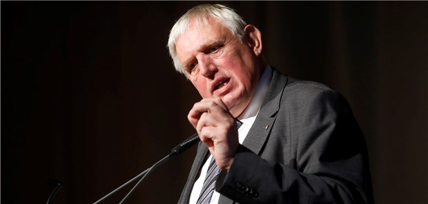 380 Millionen Euro Strafzahlungen für Kliniken? NRW-Gesundheitsminister Karl-Josef Laumann zur 300-Euro-Strafzahlung für Kliniken: „Sie ist das Symbol der Riesen-Misstrauenskultur“.