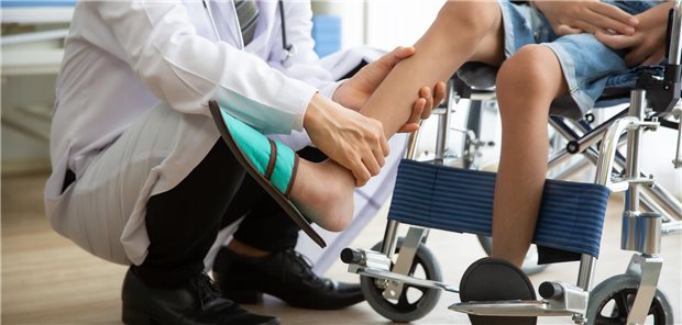 Nach 72 Wochen benötigten die Kinder unter Placebo 2,9 Sekunden mehr, um vier Treppenstufen zu bewältigen, mit Givinostat waren es 1,3 Sekunden mehr. Beim primären Endpunkt, den geometrischen LSM, ergab sich für Placebo eine Verschlechterung um 1,48 und für Givinostat um 1,27. Die Differenz erwies sich knapp als statistisch signifikant.