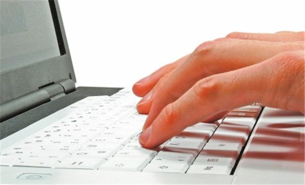 Gesundheitsinformationen holen sich viele Patienten aus dem Netz Nach dem Arztbesuch wird im Internet nachgeschaut. m.schuckart©www.fotolia.de