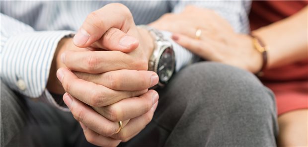 Nach dem Erhalt einer Krebsdiagnose denken nicht wenige Patientinnen und Patienten darüber nach, sich das Leben zu nehmen. Darauf weist eine Studie hin.
