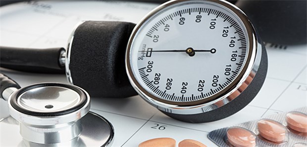 Nach den aktuellen Leitlinien sollten Zweifachkombinationen aus ACE-Hemmer oder Angiotensin-Rezeptor-Blocker und Kalziumantagonist oder Thiaziddiuretikum eingesetzt werden, bevorzugt einzunehmen als Fixkombis.