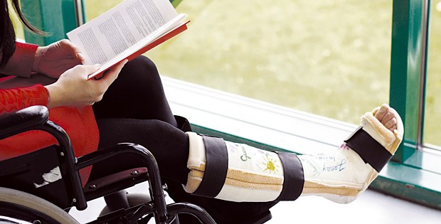 Was macht einen Unfall zum Unfall? Nach einem Unfall: Eine Rente zahlen Versicherer nur, wenn der gesundheitliche Schaden von Dauer ist.