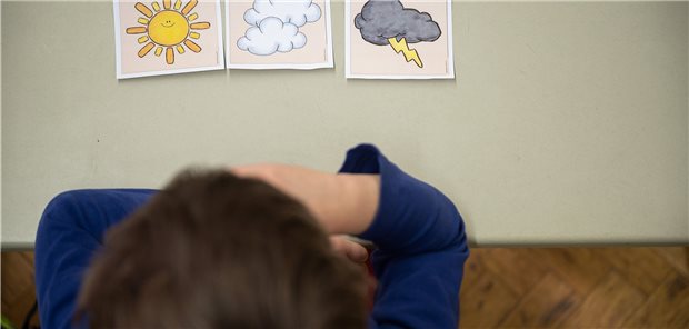 COVID-19 und Kinder – die Bilanz der Pädiater Nach einem zweimonatigen Lockdown im Februar erhalten Kinder Karten, mit sie ihre Gefühlslage ausdrücken können.