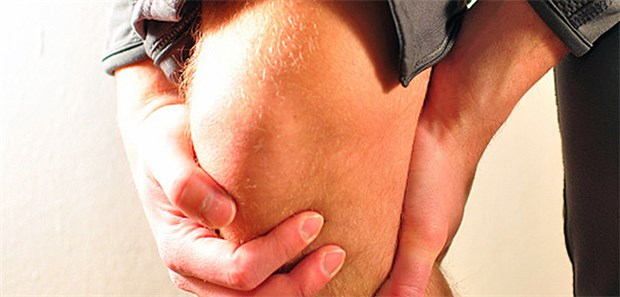 Frühe Teilbelastung bringt Vorteile Nach operativer Rekonstruktion des Außenbands am Knie raten US-Forscher bereits nach wenigen Tagen zu einer Teilbelastung. In ihrer randomisierten Studie hatte das offenbar keine nachteiligen Auswirkungen auf die Kniestabilität.