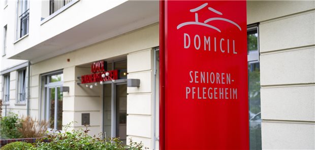 Heimaufsicht prüft Polizeieinsatz in Pflegeheim Nachdem in diesem Alten- und Pflegeheim das nötige Pflegepersonal für die Nacht fehlte, rief eine Pflegerin die Polizei und Feuerwehr zur Hilfe.