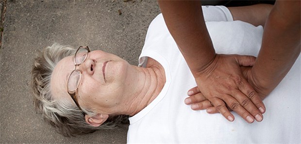Mehr Wissen über Erste Hilfe im Notfall nötig Nachholbedarf: Im Notfall wird von Laien in Deutschland nur halb so oft eine Herzdruckmassage gemacht wie in Skandinavien.