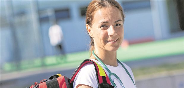 Nadine Haunstetter mit Rucksack.