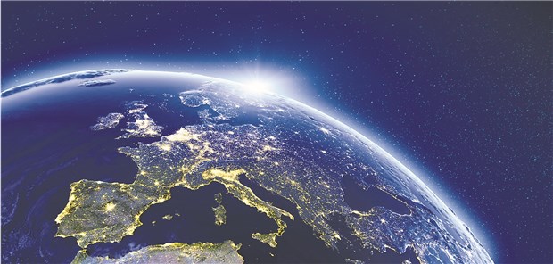 LED-Straßenbeleuchtung – ein Risikofaktor für Krebs? Nächtlicher Blick von der ISS auf Europa: Besonders die Ballungsräume sind an der künstlichen Beleuchtung zu erkennen.
