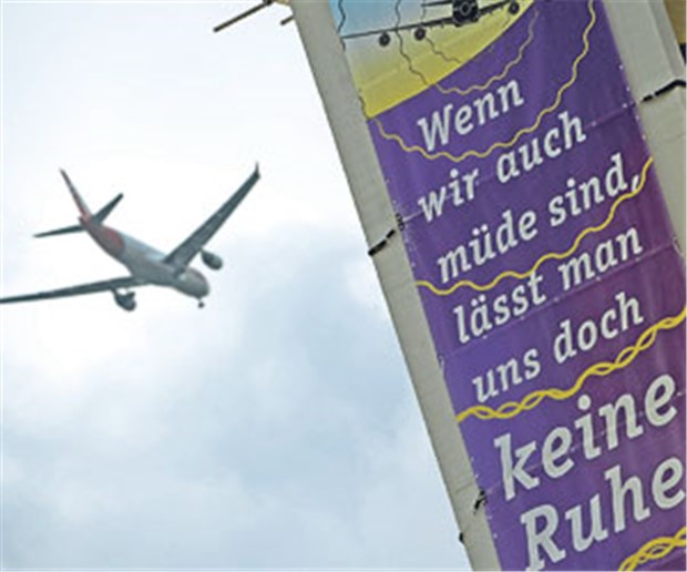 Fluglärm lässt Funktion der Blutgefäße abstürzen Nächtlicher Fluglärm schädigt die Gefäße, mindert die Schlafqualität und erhöht den Adrenalinspiegel.