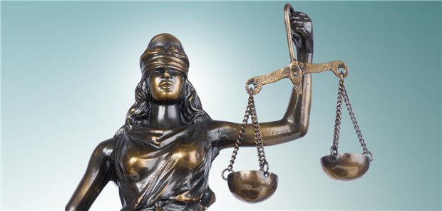 Nahaufnahme einer Justitia