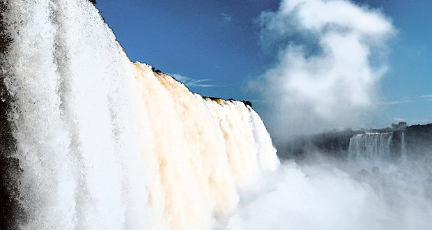 Wasserfälle von Iguaçu - Reiseziel für Fußballfans Naturspektakel an der Grenze zu Argentinien: Iguaçu.