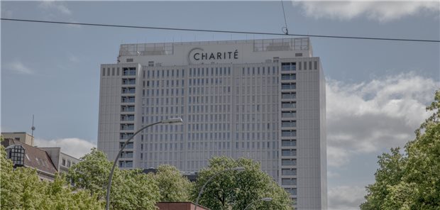 Charité-Kardiologe wegen zweifachen Mordes angeklagt Foto der Charité