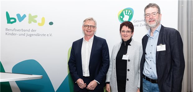 Neu im Amt, aber erst ab Dezember 2023 (v. l. n. r.): Dr. Michael Hubmann (Präsident) und die beiden Vizepräsidenten Angela Schütze-Buchholz und Dr. Stefan Trapp.