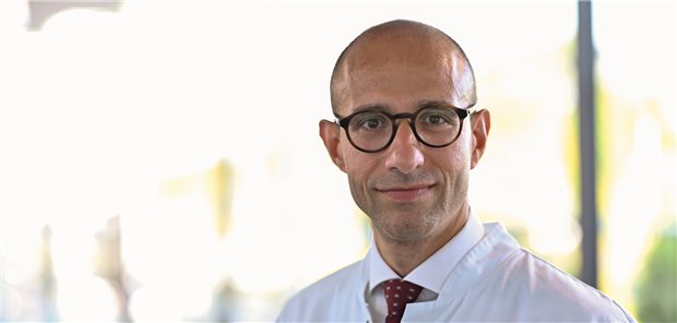 Neuer Chefarzt für die Bielefelder Augenklinik Neu in Bielefeld: Professor Maged Alnawaiseh.