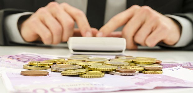 Anwälte könnten teurer werden Neuberechnung: Stimmt der Bundesrat zu, müssen Kläger in Gerichtsprozessen künftig höhere Honorare für ihre Anwälte einkalkulieren.