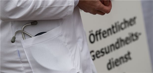 Landkreistag: ÖGD-Reform braucht dauerhafte Finanzierung Neue ärztliche Stellen im ÖGD: Das ist ein Ziel des „Pakts für den Öffentlichen Gesundheitsdienst“, den Bund und Länder im Coronajahr 2020 geschlossen haben.