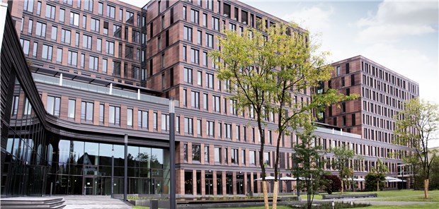 Countdown zum Jahresende? Innovationstreiber Privatmedizin Neuer Ort des Geschehens: An der Frankfurt School of Finance & Management im Norden der Mainmetropole wird der Tag der Privatmedizin 2019 ausgerichtet.