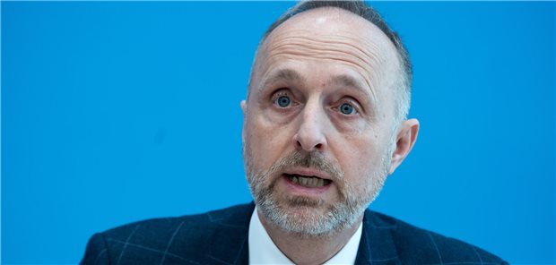 Bundesverband der Freien Berufe wählt Dr. Hofmeister zum Präsidenten Neuer Präsident des Bundesverbandes der Freien Berufe: Dr. Stephan Hofmeister