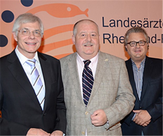 Erst Wahlabbruch, dann klarer Sieg Neues Präsidium der Landesärztekammer Rheinland-Pfalz: Dr. Michael Fink (Vize), Professor Frieder Hessenauer (Präsident), Dr. Bernhard Lenhard (Vize).