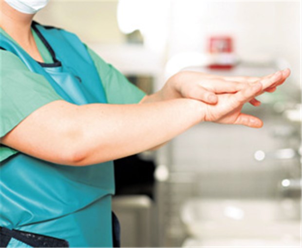 Grundregeln der Handhygiene sind das A & O Neun von zehn nosokomialen Infektionen werden über Hände übertragen, sagen Hygieniker.