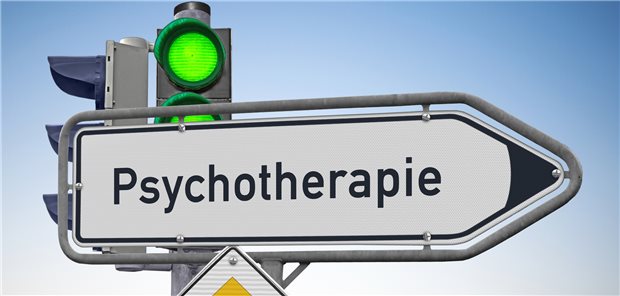 Nicht immer auf Grün geschaltet: Krankenkassen sehen noch Verbesserungsbedarf beim Zugang zur psychotherapeutischen Versorgung.